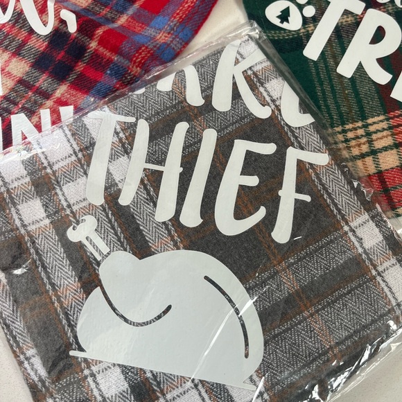 New Christmas Dog Scarf,Lg dog scarf new original packaging Santa I can Explain! - Picture 5 of 7